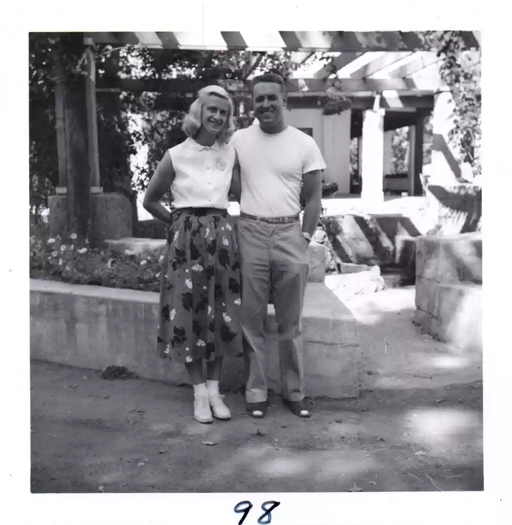 98-Mr. & Mrs. J.F. Kunz, Dayton, Oregon